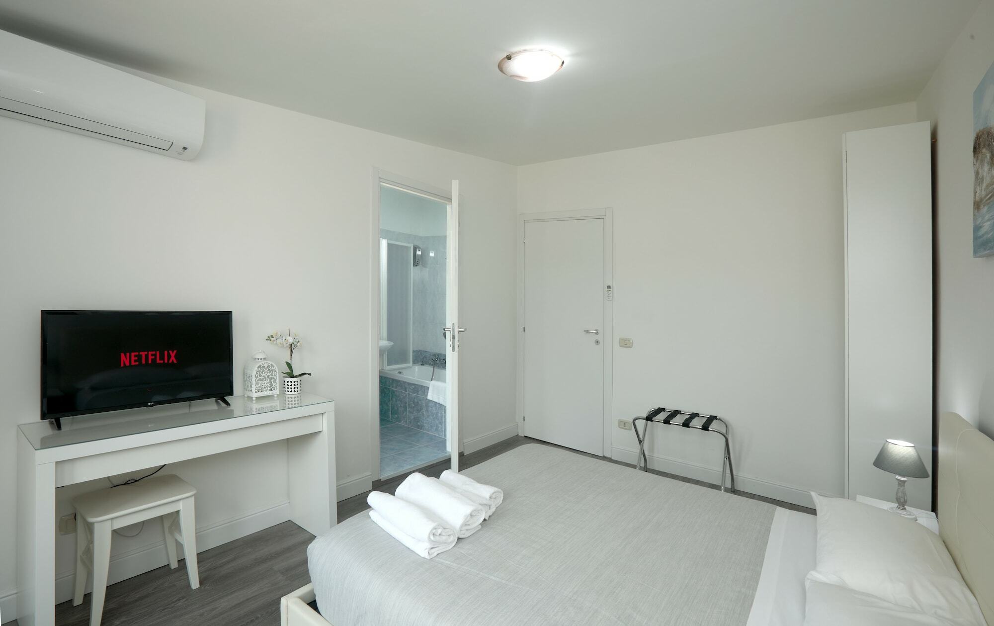 Candia House 50 3* Rome